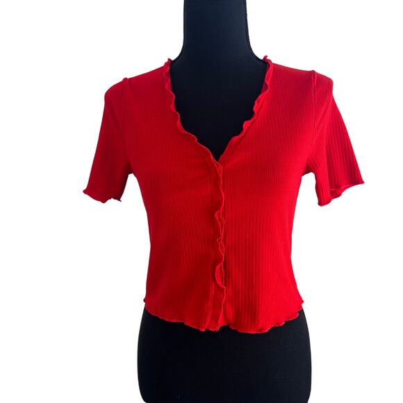 NWOT H&M Red Ribbed Ruffle Trim Short Sleeve Cropped Button Down Blouse Top S - Picture 1 of 8